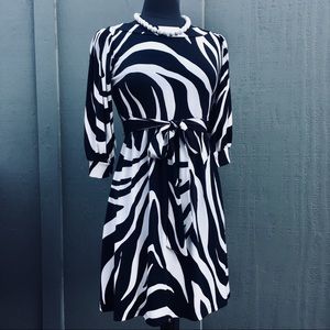 Eye-Catching Black and White Dress w/ Full Sleeves